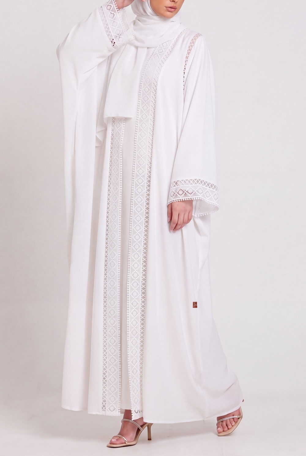 White Nida Abaya