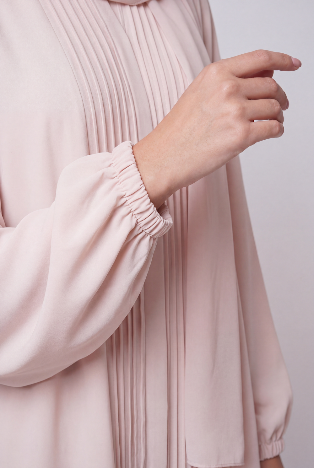 Pearl beige Vietnam Barbie Abaya - Image 4