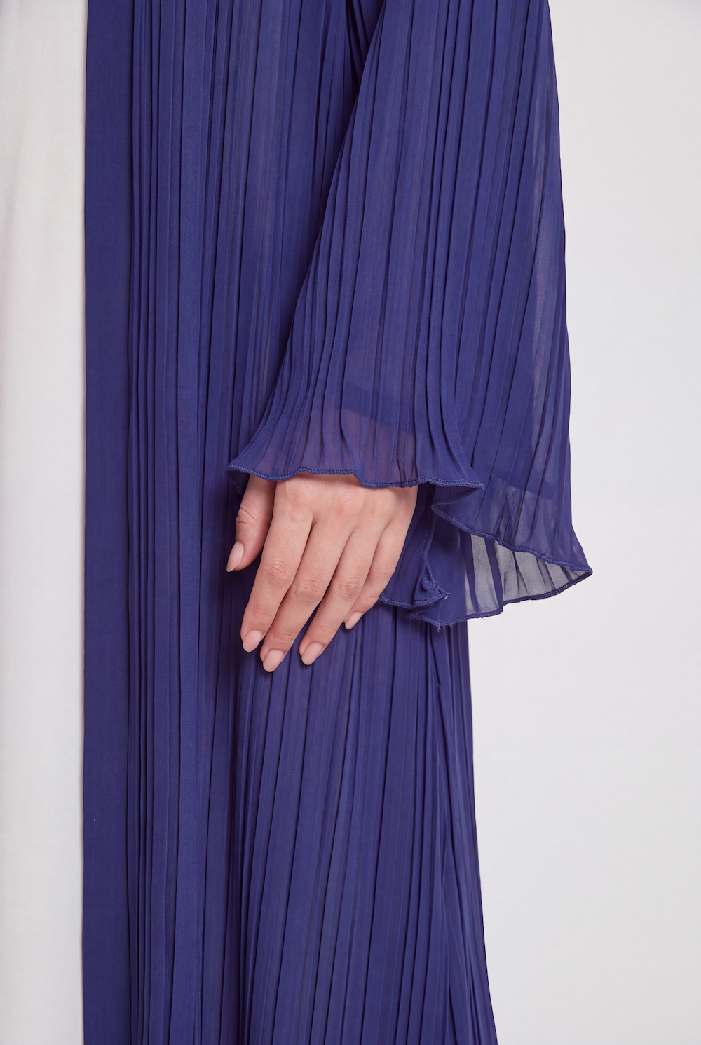 Royal Blue Pleated Abaya - Image 4