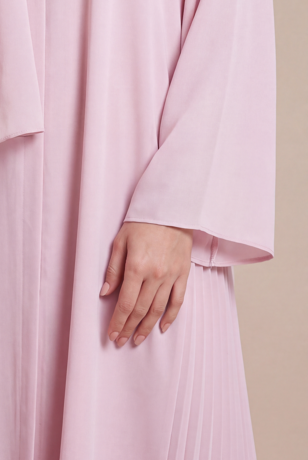 Pearl Pink Pleated Abaya - Image 5